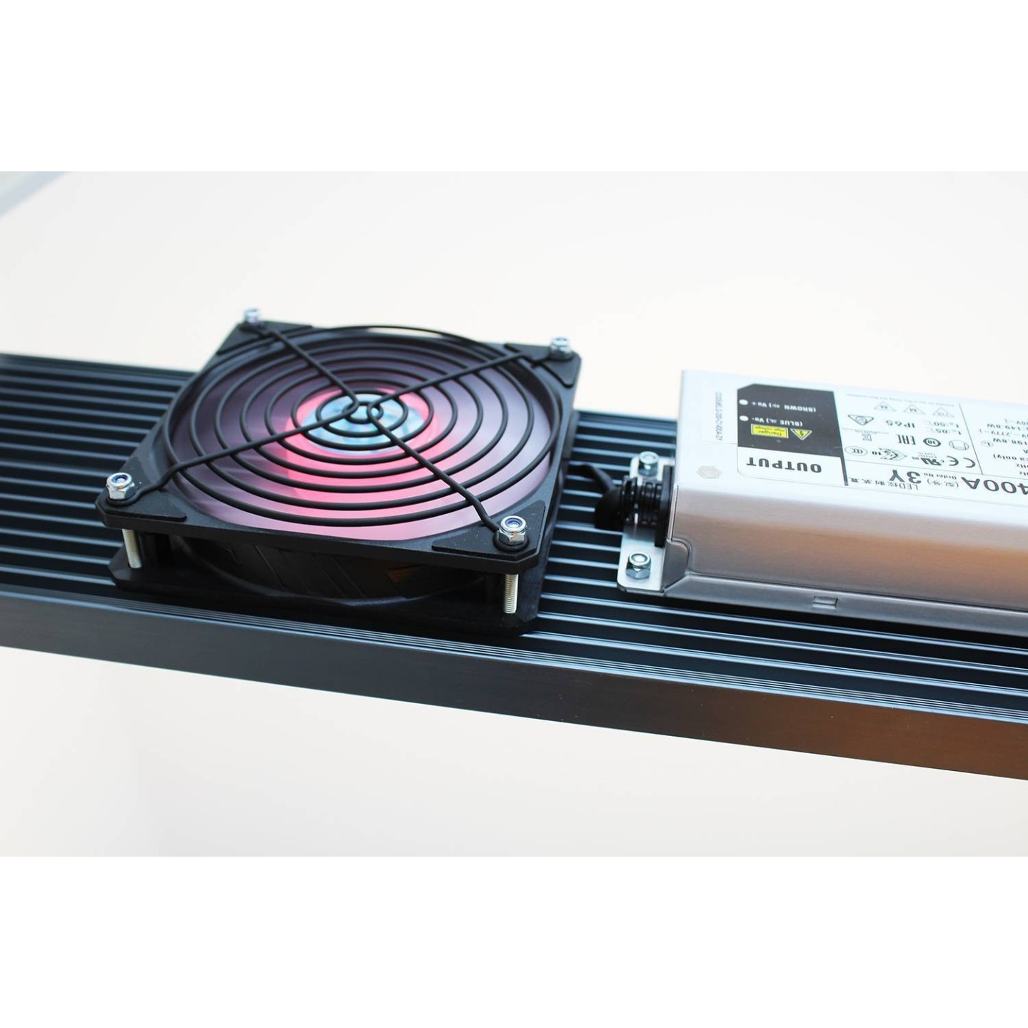 Luminaria LED LCI 220/40 - 4000K Monster Series de Monster